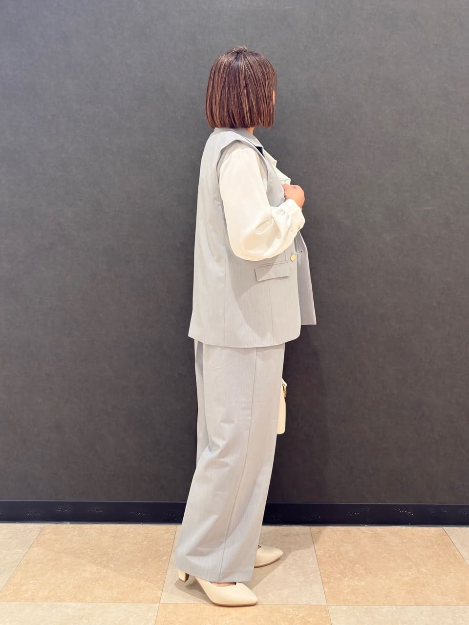 Megさんの「SHOO･LA･RUE｜【洗濯機可/セットアップ可】サラっと軽やか ワイドストレートパンツ」を使ったコーディネート