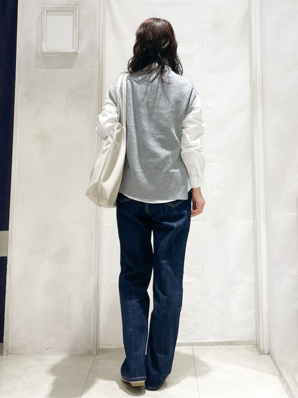 hiroさんの「grove｜【選べる着丈】大人のためのストレートデニムパンツ」を使ったコーディネート