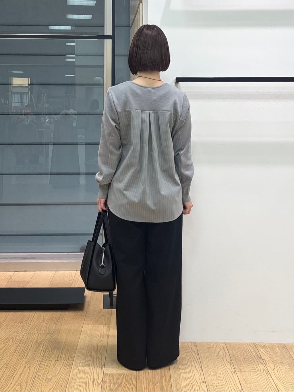 asamiさんの「INDIVI｜【褒められパンツ／ウール混】ウォームウール ワイドパンツ」を使ったコーディネート
