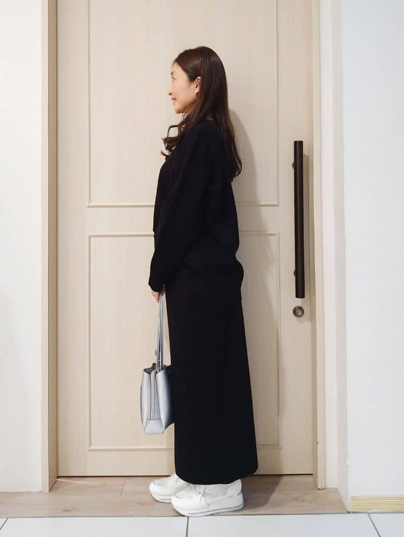 mi-saさんの「SHOO･LA･RUE｜【洗濯機可/セットアップ可/毛玉になりにくい】心地よく穿ける ニットナロースカート」を使ったコーディネート