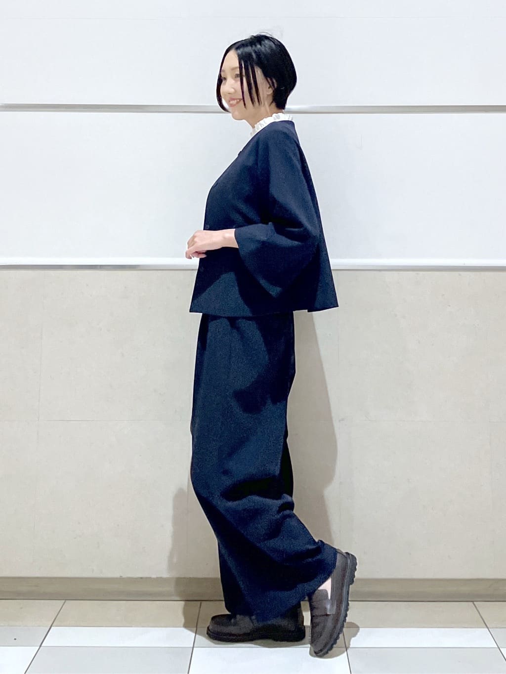 eriko さんの「Dessin｜【洗える】フリルネックジョーゼットブラウス」を使ったコーディネート