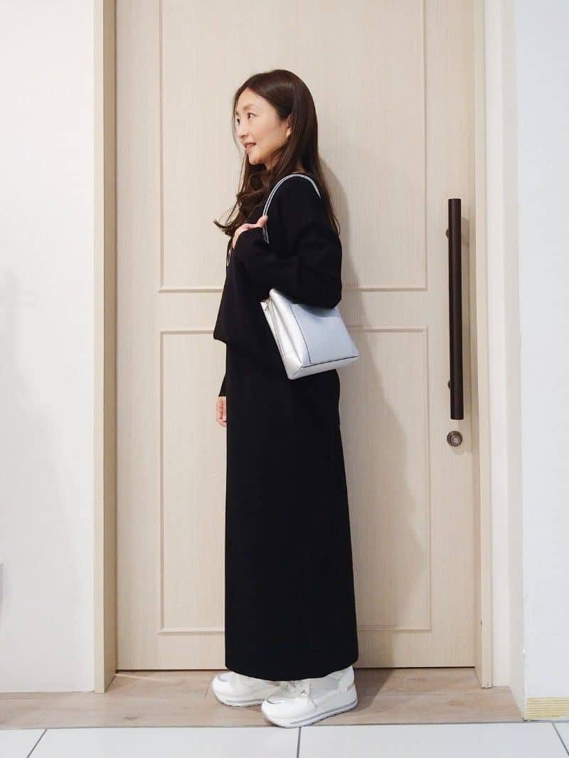mi-saさんの「SHOO･LA･RUE｜【洗濯機可/セットアップ可/毛玉になりにくい】心地よく穿ける ニットナロースカート」を使ったコーディネート