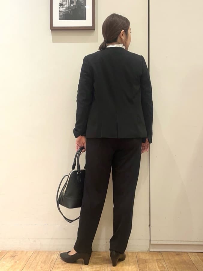 harusakuさんの「SHOO･LA･RUE｜【洗濯機可/セットアップ可/S-3L】きちんと楽に。カットジョーゼットノーカラージャケット」を使ったコーディネート
