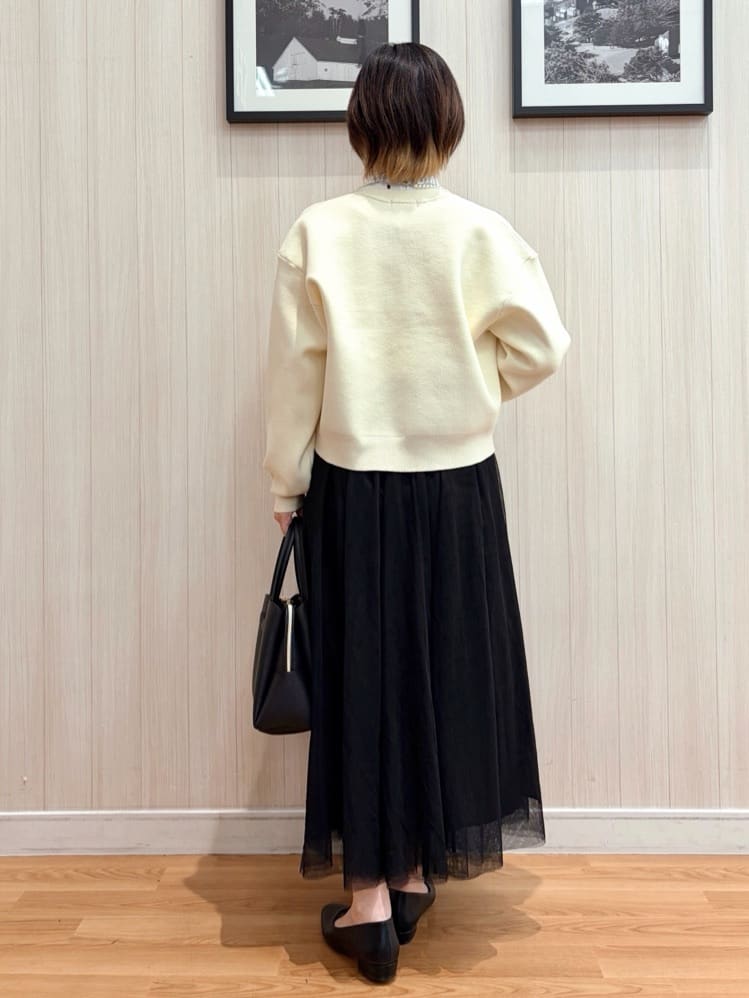 ユ（yu）さんの「SHOO･LA･RUE｜【洗濯機可/S-LL】1枚でも羽織りでも 華やか上品カーデ」を使ったコーディネート