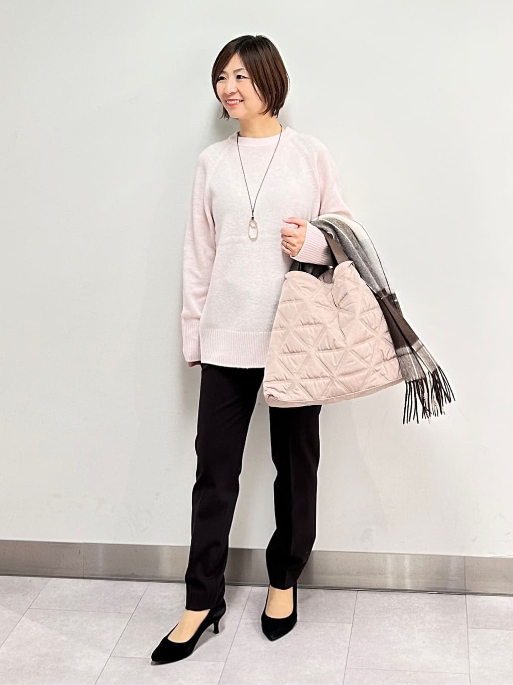 みなこさんの「UNTITLED｜【重ね着もおすすめ/洗える】ウールカシミヤ クルーネックニット」を使ったコーディネート