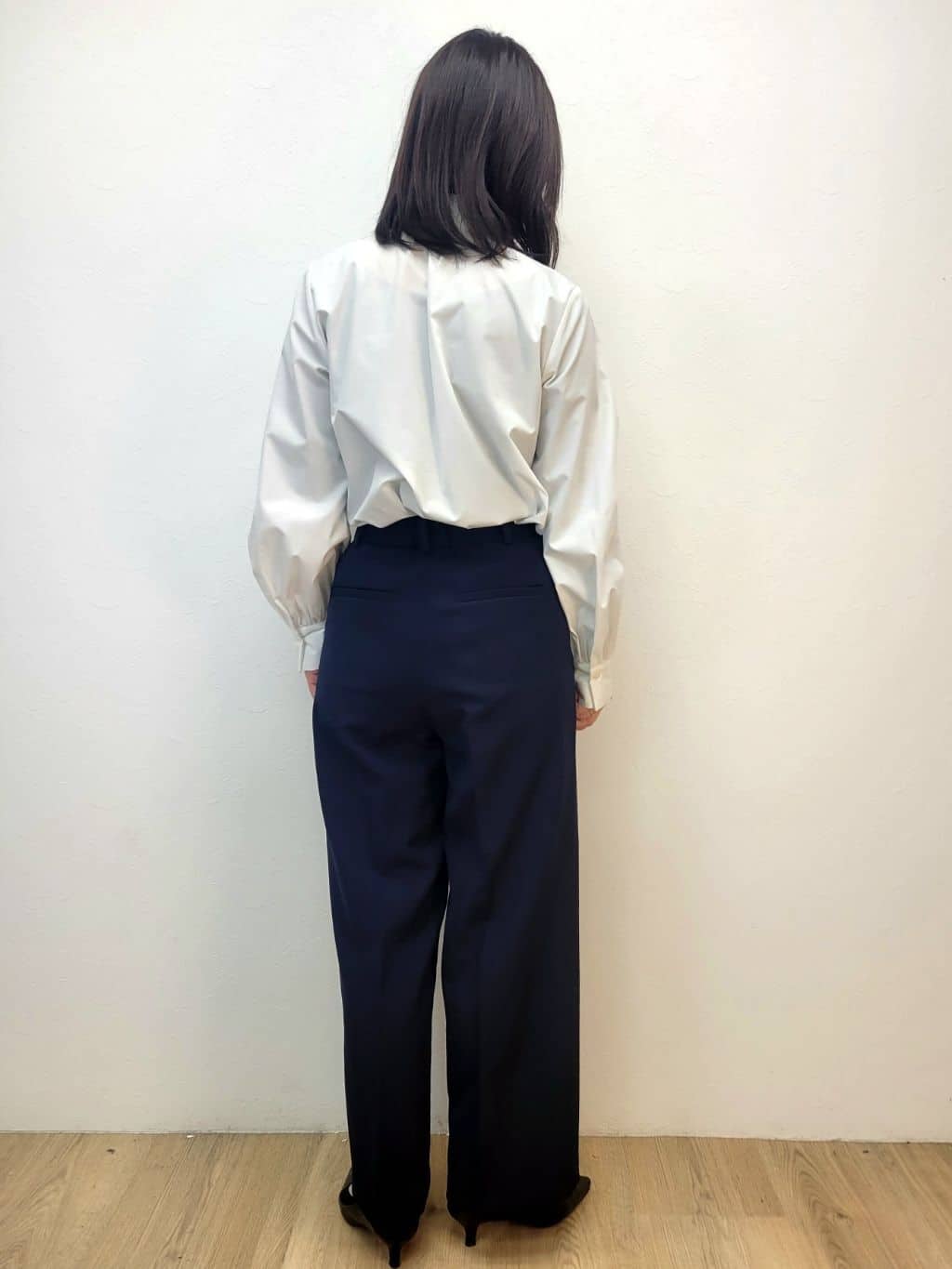 LISAさんの「OPAQUE.CLIP｜《通勤／セットアップ対応》 Vネックジャケット／ダブルクロス【洗濯機OK】」を使ったコーディネート