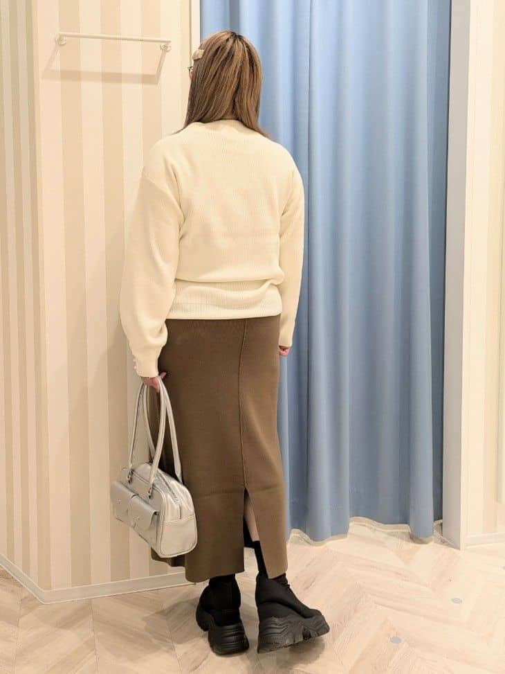 koikeee さんの「SHOO･LA･RUE｜【毛玉になりにくい/洗濯機可/S-LL】お袖パールの上品ニット」を使ったコーディネート