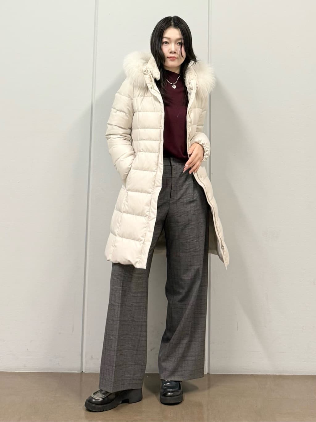 mizukiさんの「INDIVI｜【洗える／毛玉になりにくい】エクストラファインウール ハイネックニット」を使ったコーディネート