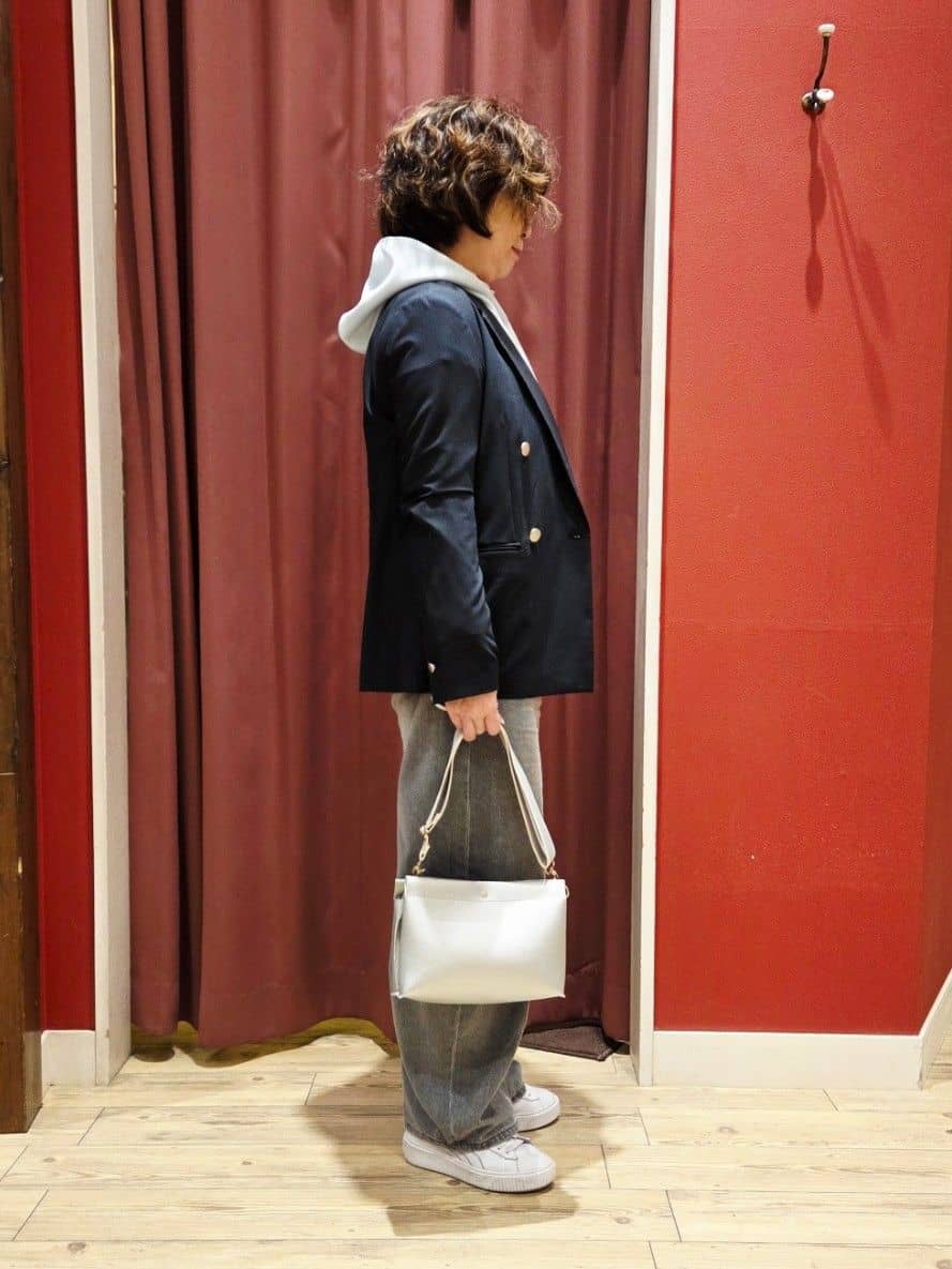 YUTAさんの「SHOO･LA･RUE｜【セットアップ可/S-LL/なめらかタッチ】選べる3柄 ロゴ入りプルパーカ」を使ったコーディネート