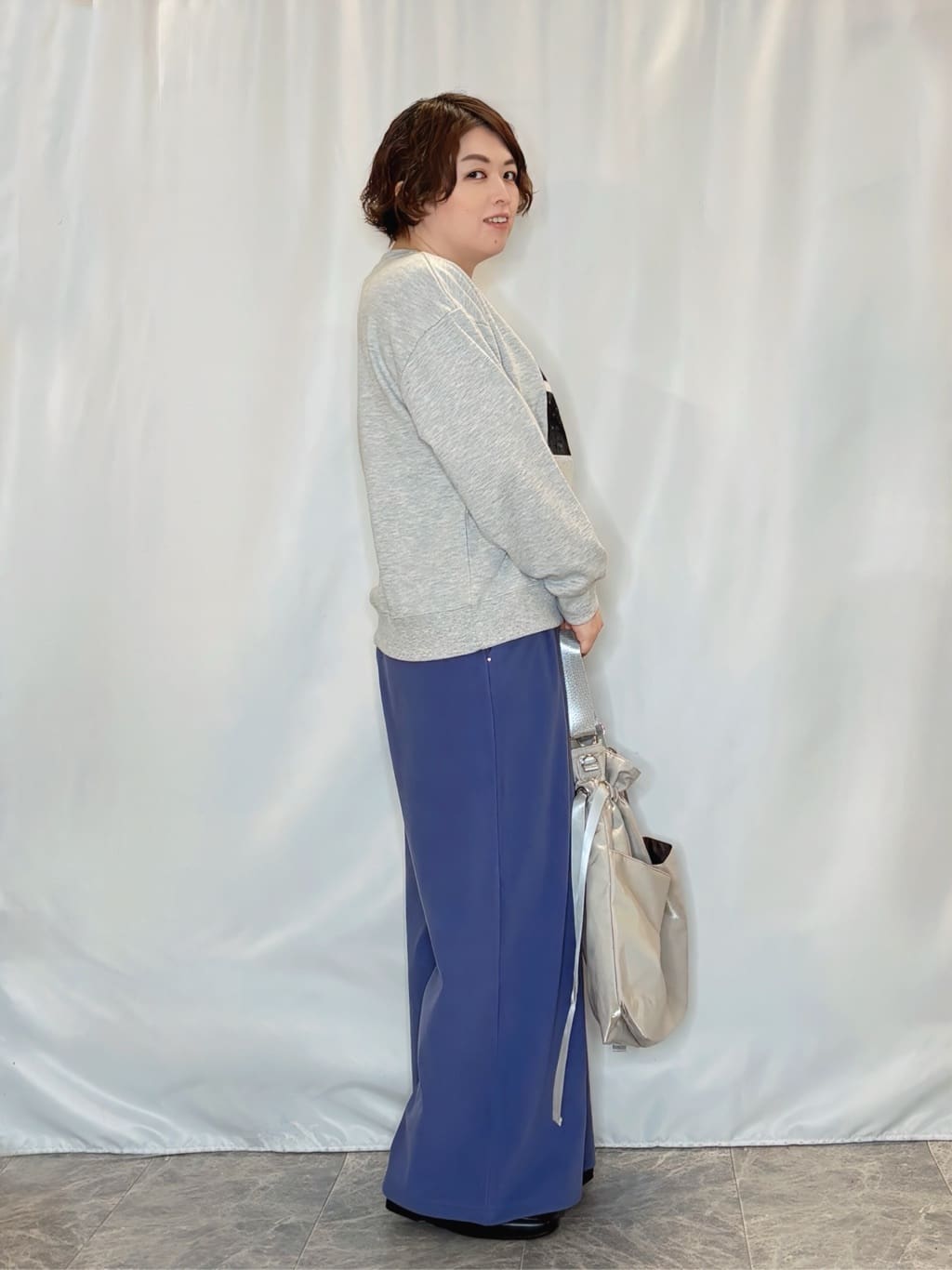たみさんの「SHOO･LA･RUE｜【S-LL】カジュアルすぎない大人のフォト刺繍裏毛スウェット」を使ったコーディネート