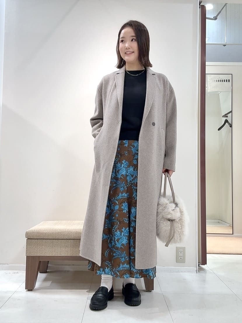 YUIさんの「UNTITLED｜【ロング丈/軽やか】テーラード　リバーコート」を使ったコーディネート