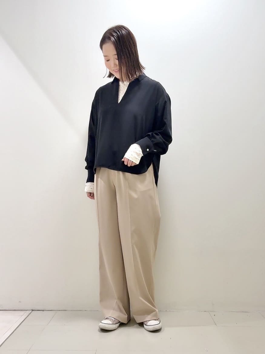 YUIさんの「UNTITLED｜【セットアップ可/スキッパー/ゆったり】リラクパウダーシャツ」を使ったコーディネート