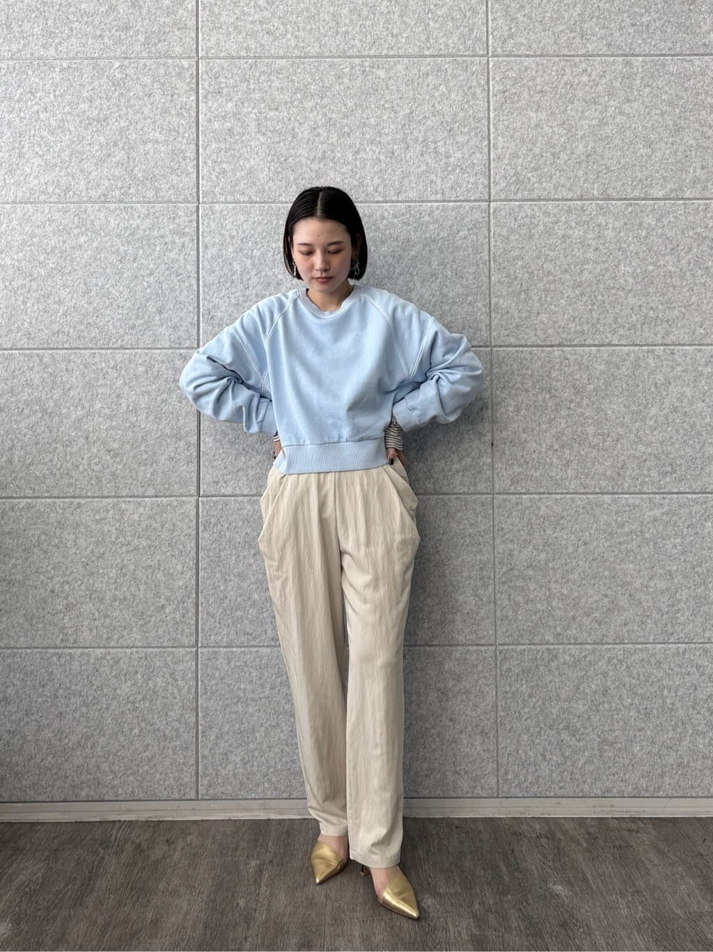 ayanoさんの「INDIVI｜ワイドスリーブカラースウェット」を使ったコーディネート