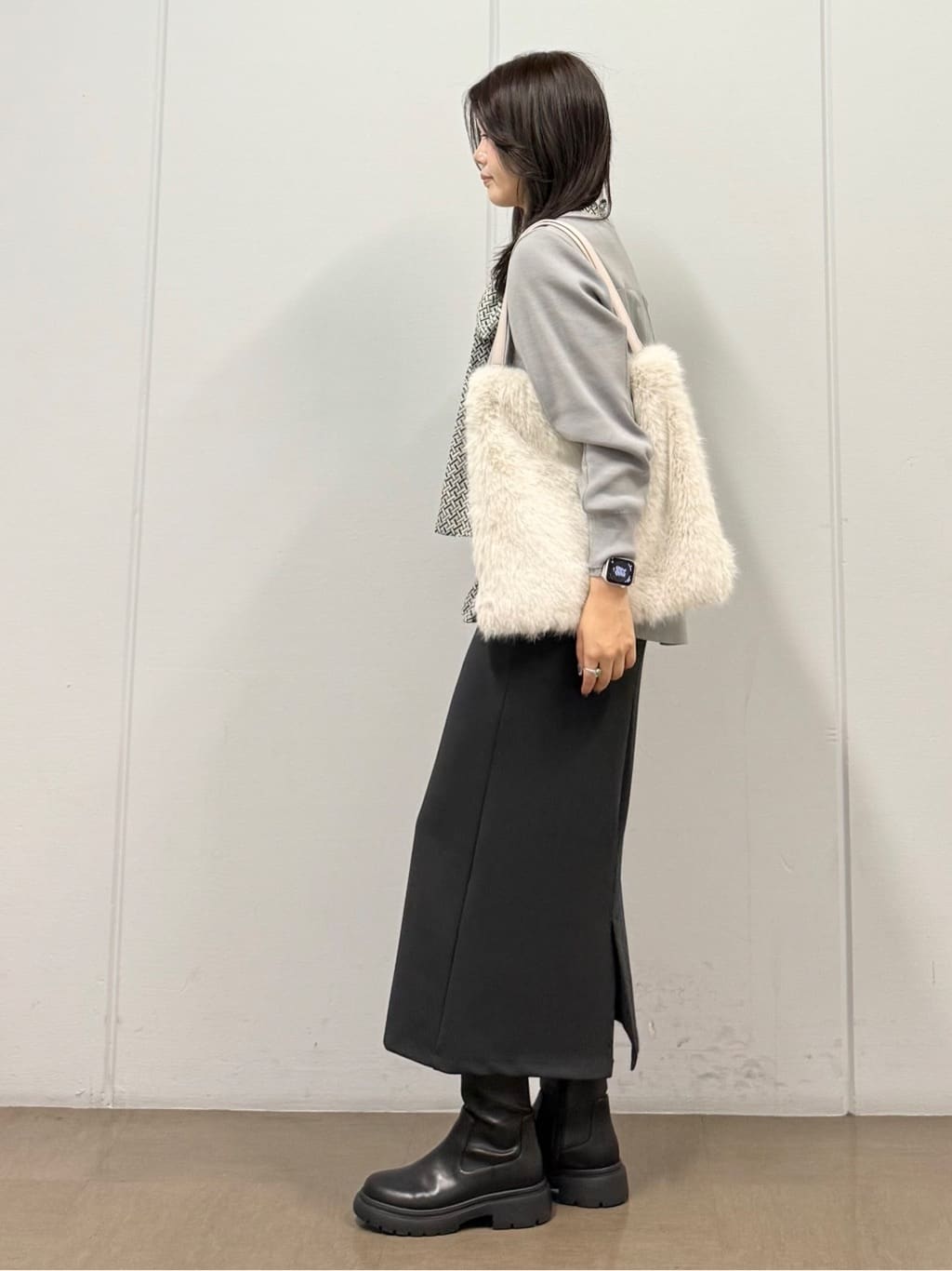 mizukiさんの「INDIVI｜【洗える／選べる8色】トーンアップニット」を使ったコーディネート