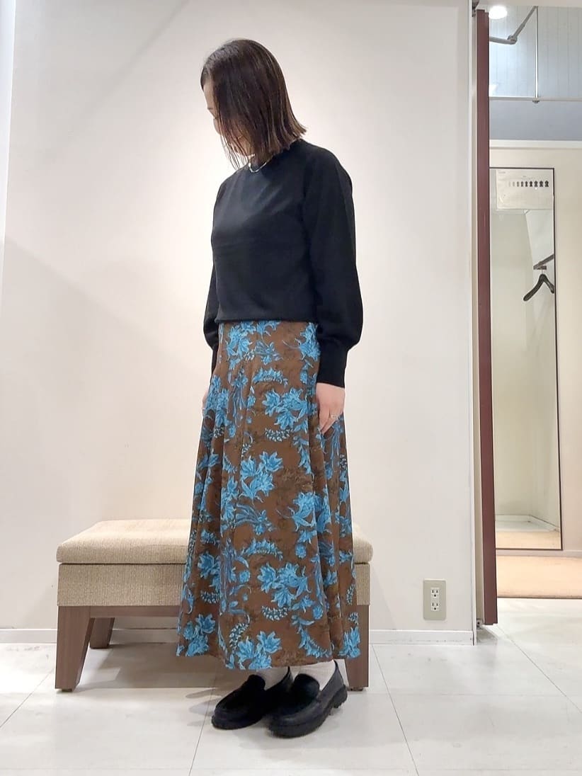 YUIさんの「UNTITLED｜【ロング丈/軽やか】テーラード　リバーコート」を使ったコーディネート