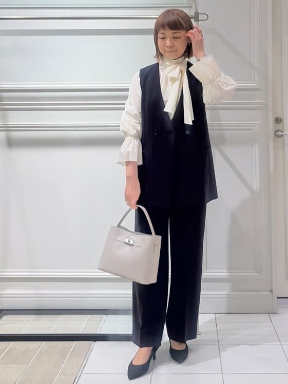 AKKOさんの「UNTITLED｜◆【セレモニー/華やか】2WAYボウタイブラウス」を使ったコーディネート