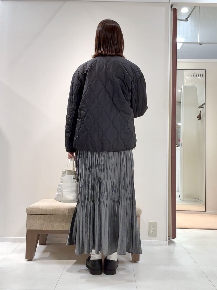 YUIさんの「UNTITLED｜【8色展開/体型カバー】魅せるタイムレスニット」を使ったコーディネート