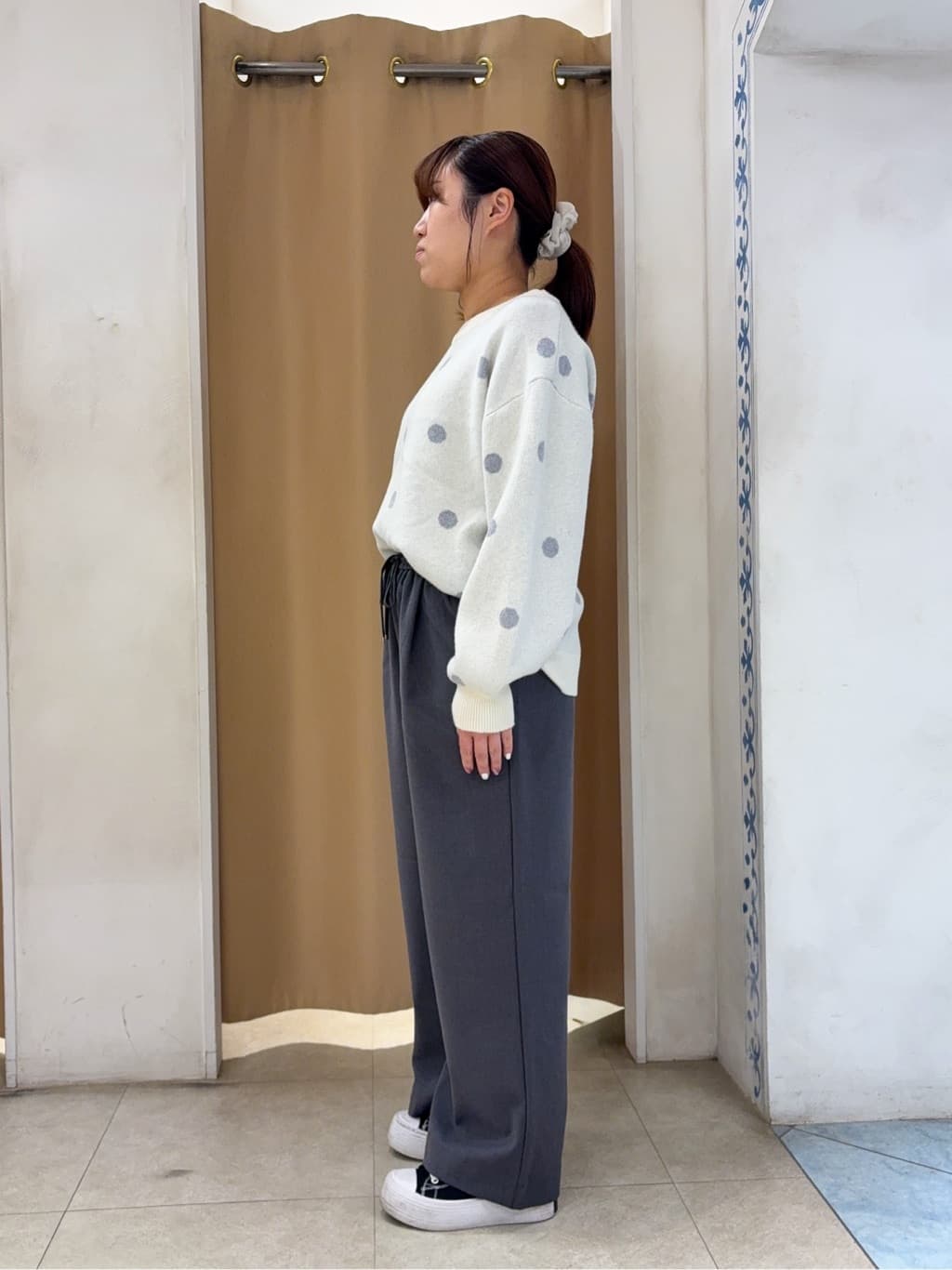 SO(R)Aさんの「SHOO･LA･RUE｜【S-LL/洗濯機可】体型カバーができる 大人のドット柄ニット」を使ったコーディネート