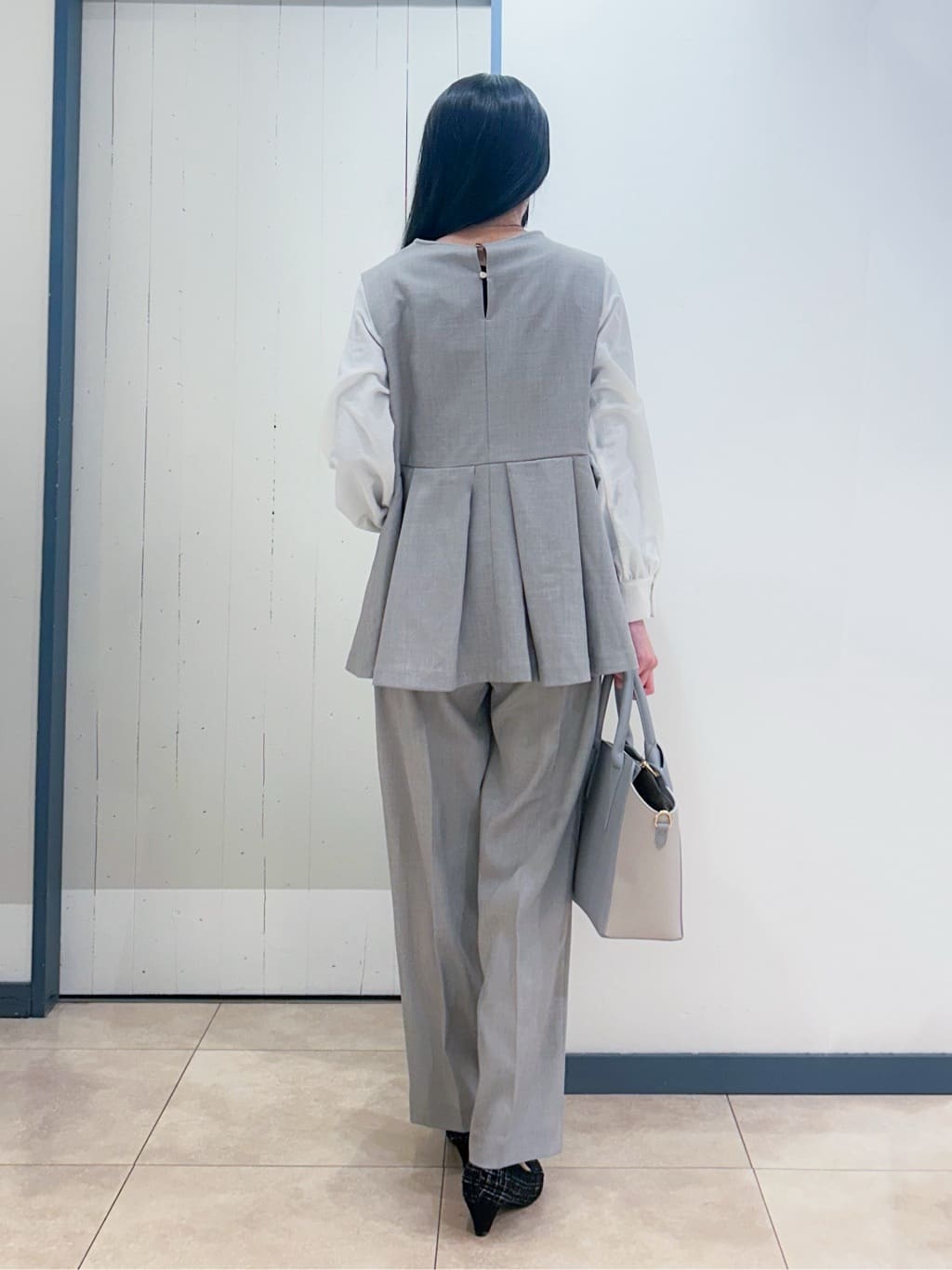 yukinoさんの「grove｜【マシンウォッシュ/防シワ】袖ドッキングペプラムブラウス【着回しカセット】」を使ったコーディネート