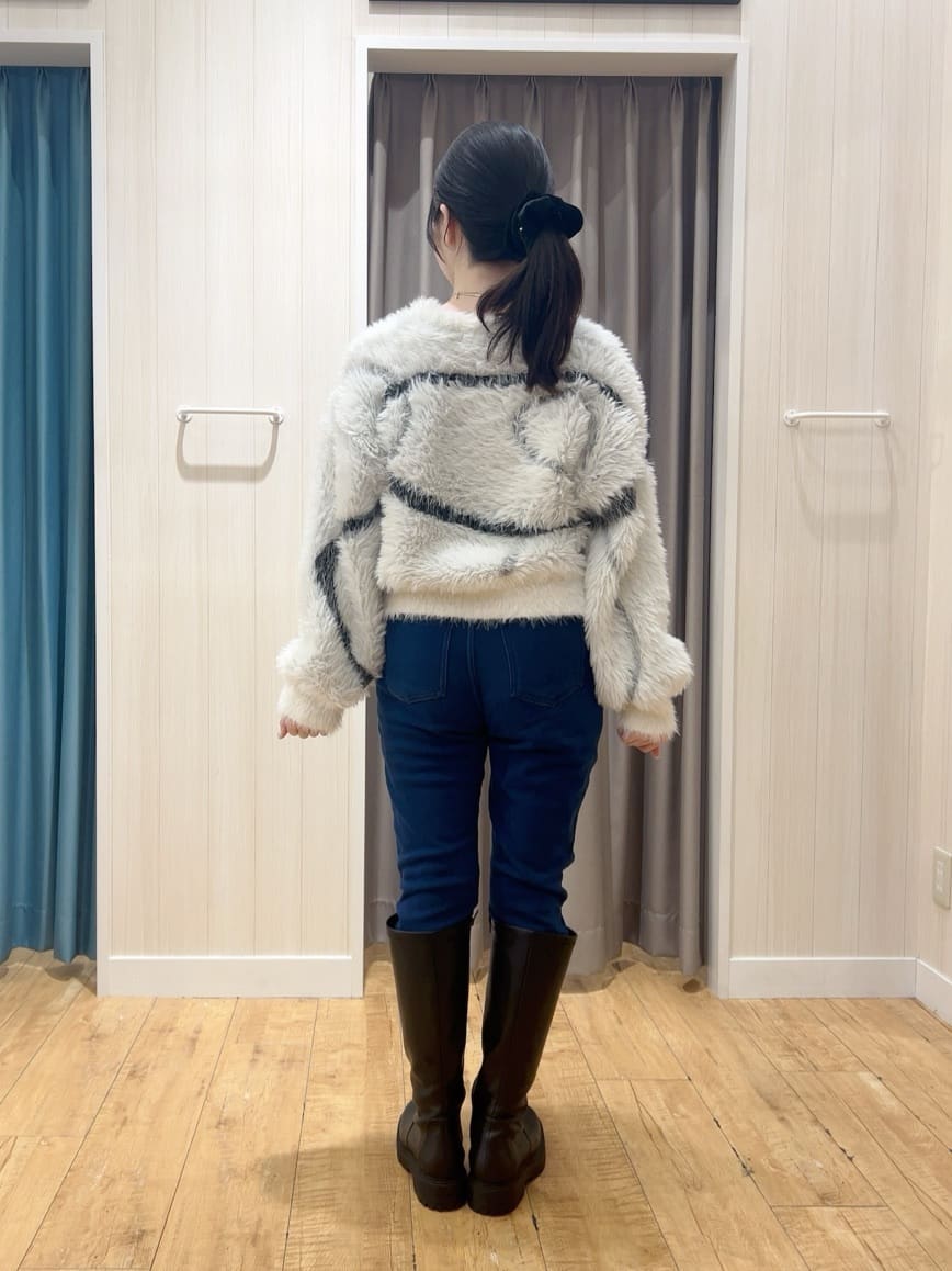 moneさんの「SHOO･LA･RUE｜【あったか/洗濯機可/S-LL】裏シャギーデニム風レギンス」を使ったコーディネート