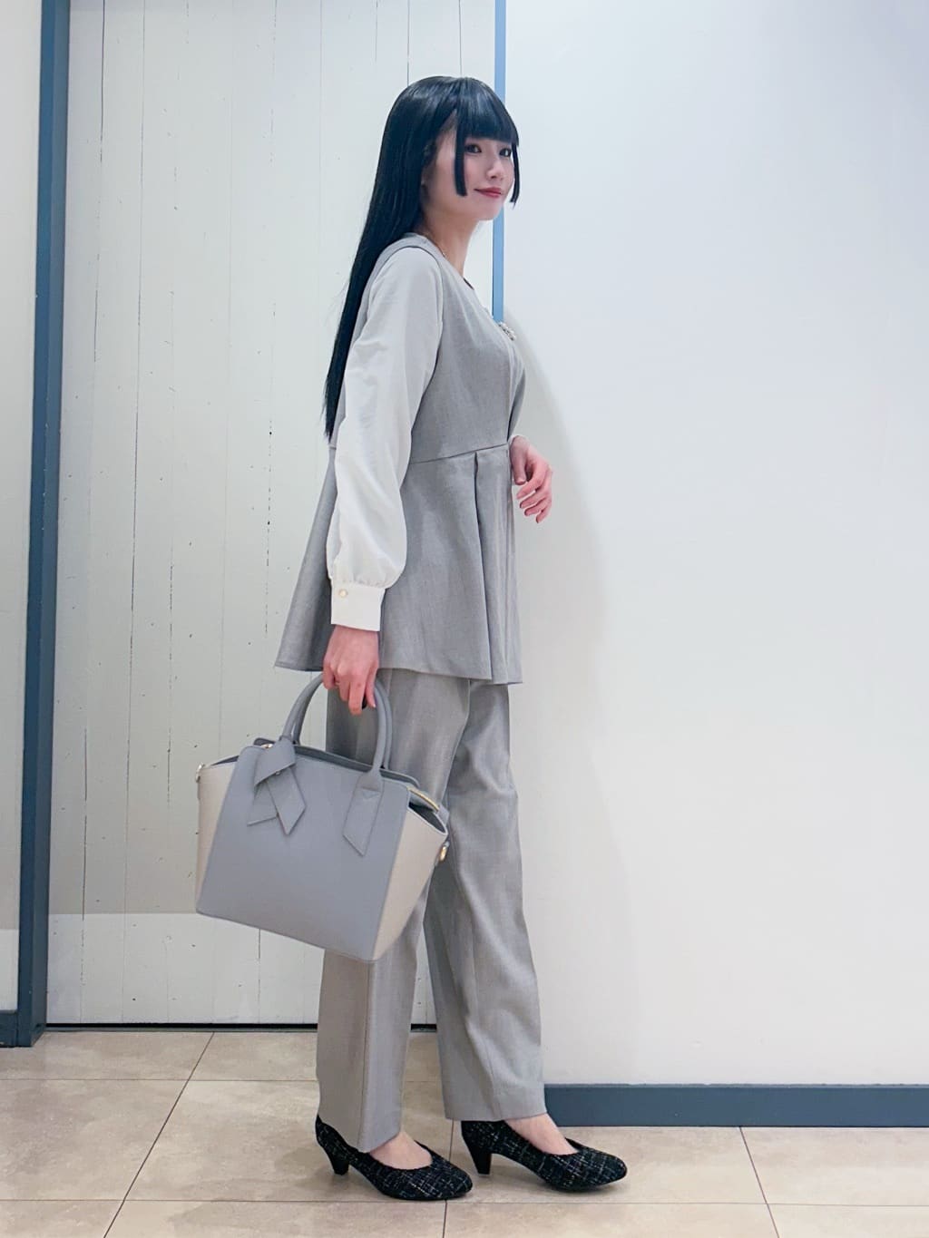 yukinoさんの「grove｜【マシンウォッシュ/防シワ】袖ドッキングペプラムブラウス【着回しカセット】」を使ったコーディネート