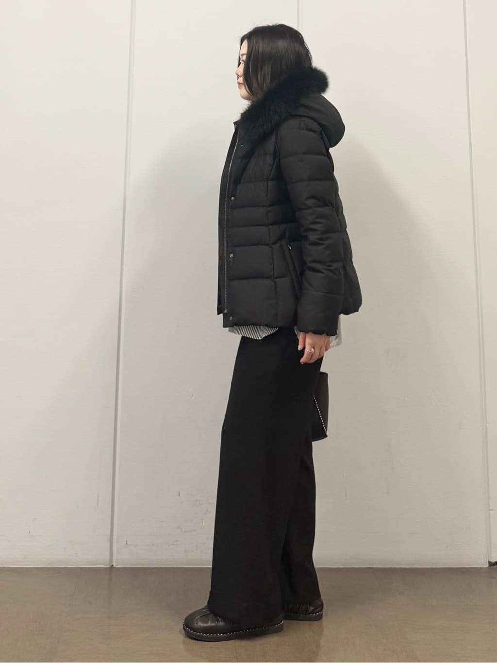 mizukiさんの「INDIVI｜【名品／撥水／抗菌防臭】ショート丈リサイクルダウンコート」を使ったコーディネート