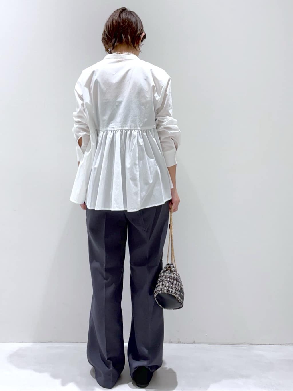 こじさんの「OPAQUE.CLIP｜ペプラムシャツ【洗濯機OK】」を使ったコーディネート