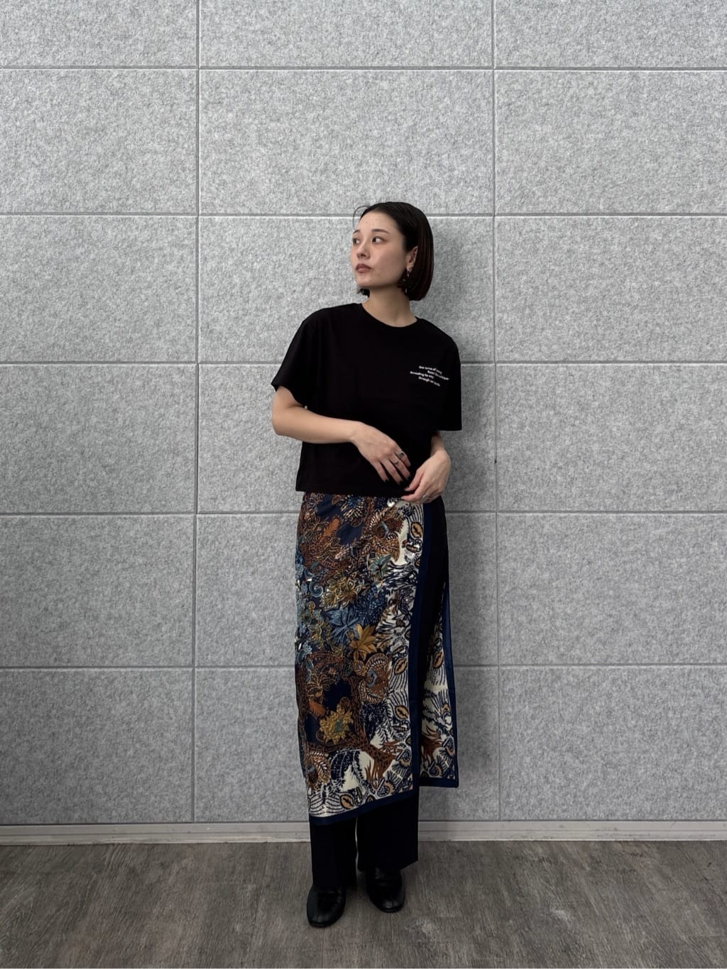 ayanoさんの「INDIVI｜クルーネック刺繍Tシャツ」を使ったコーディネート