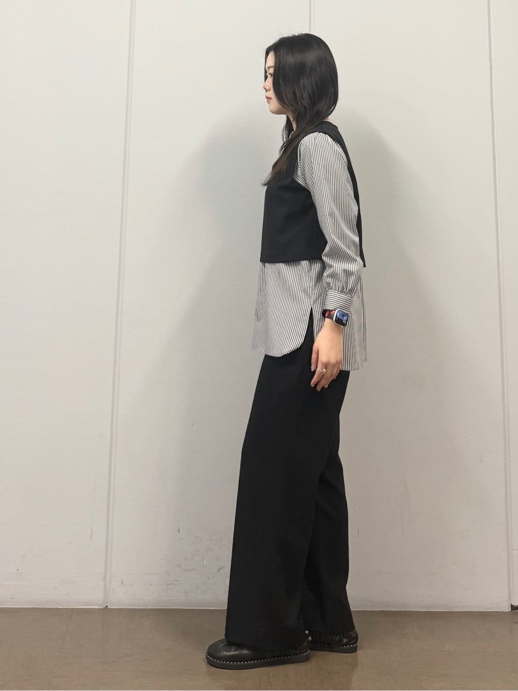 mizukiさんの「INDIVI｜【名品／撥水／抗菌防臭】ショート丈リサイクルダウンコート」を使ったコーディネート