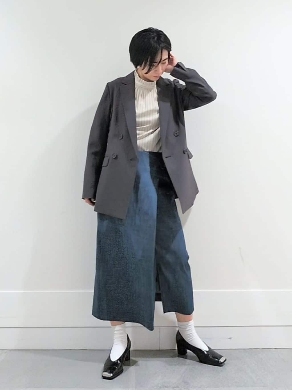 ミズタさんの「UNTITLED｜【新色追加/セットアップ可】エアリー ダブルブレストジャケット」を使ったコーディネート