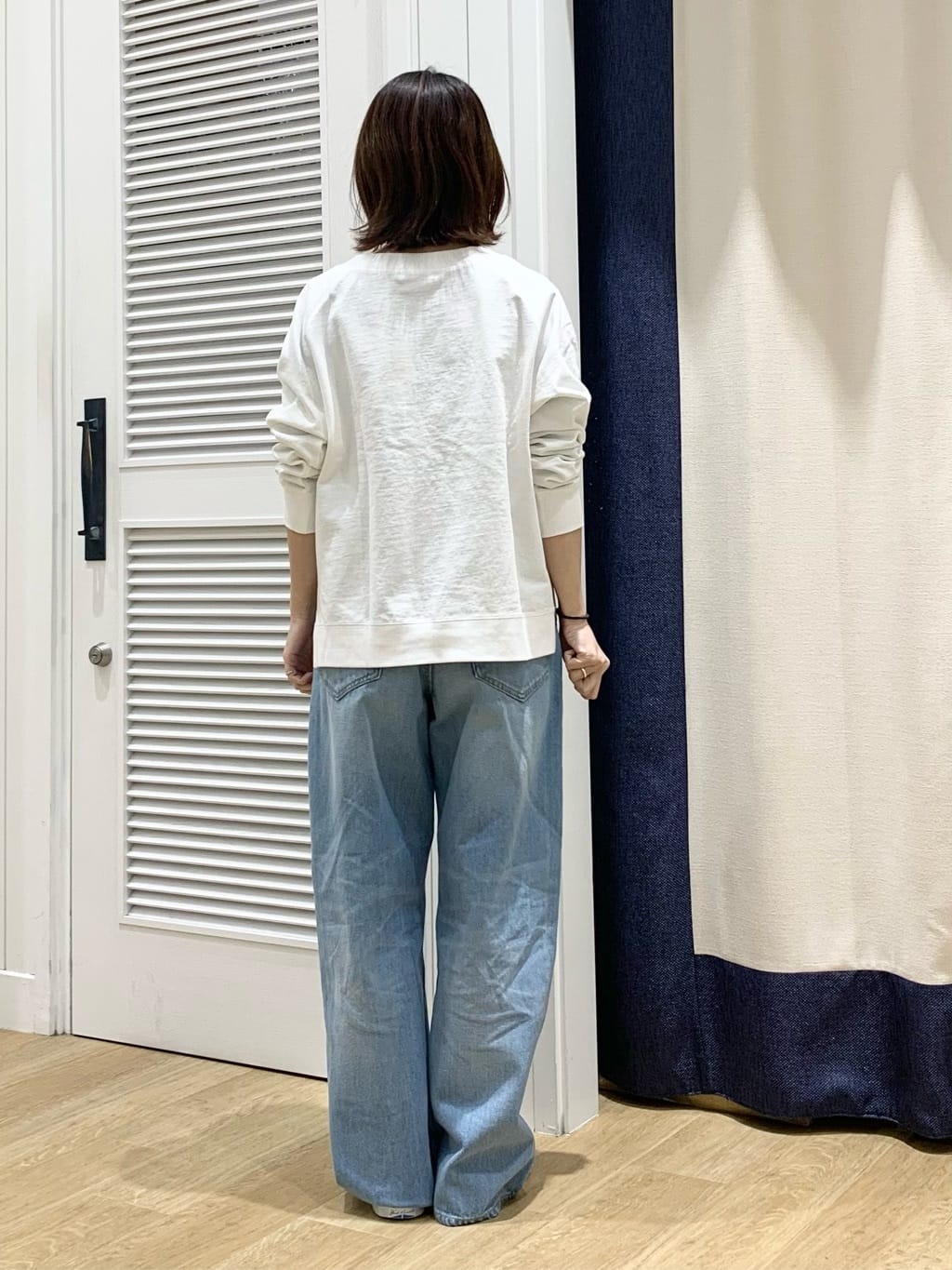 IMARIさんの「Dessin｜【洗える】ラグラン切り替えミニロゴカットソー」を使ったコーディネート