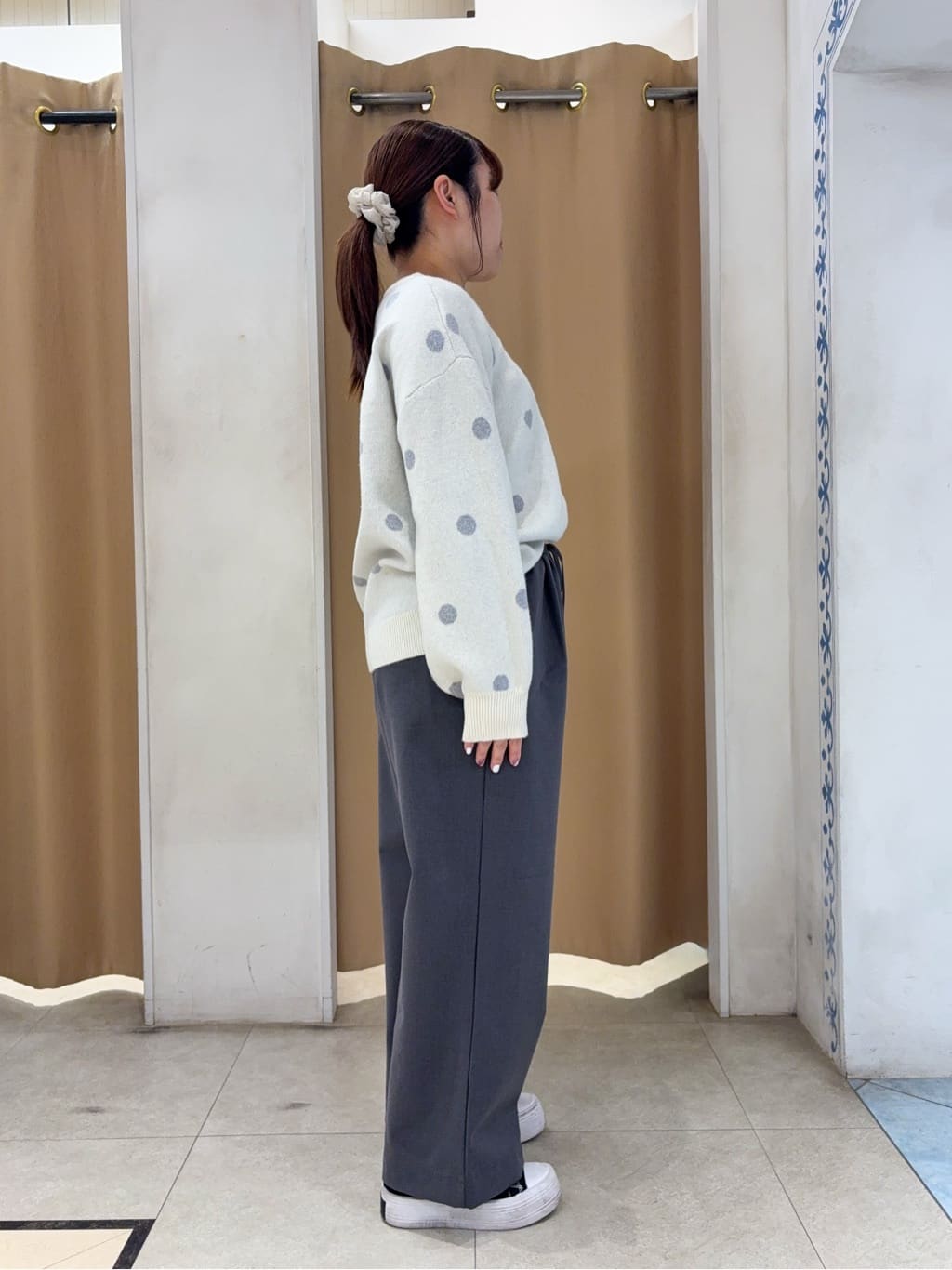 SO(R)Aさんの「SHOO･LA･RUE｜【S-LL/洗濯機可】体型カバーができる 大人のドット柄ニット」を使ったコーディネート
