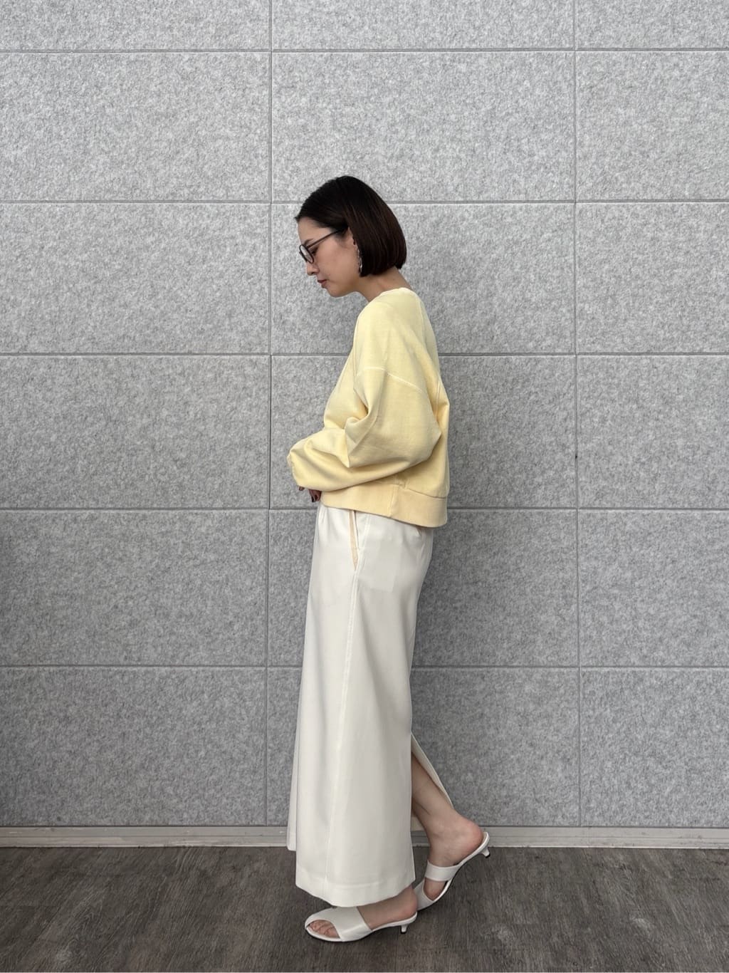 ayanoさんの「INDIVI｜ワイドスリーブカラースウェット」を使ったコーディネート