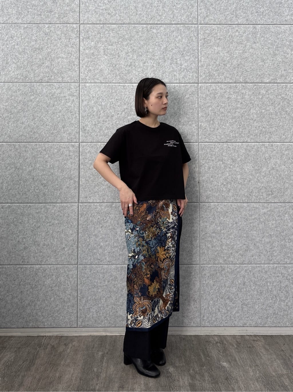 ayanoさんの「INDIVI｜クルーネック刺繍Tシャツ」を使ったコーディネート