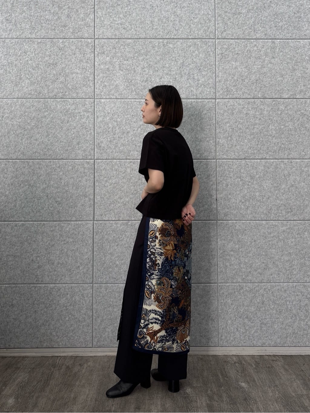 ayanoさんの「INDIVI｜クルーネック刺繍Tシャツ」を使ったコーディネート