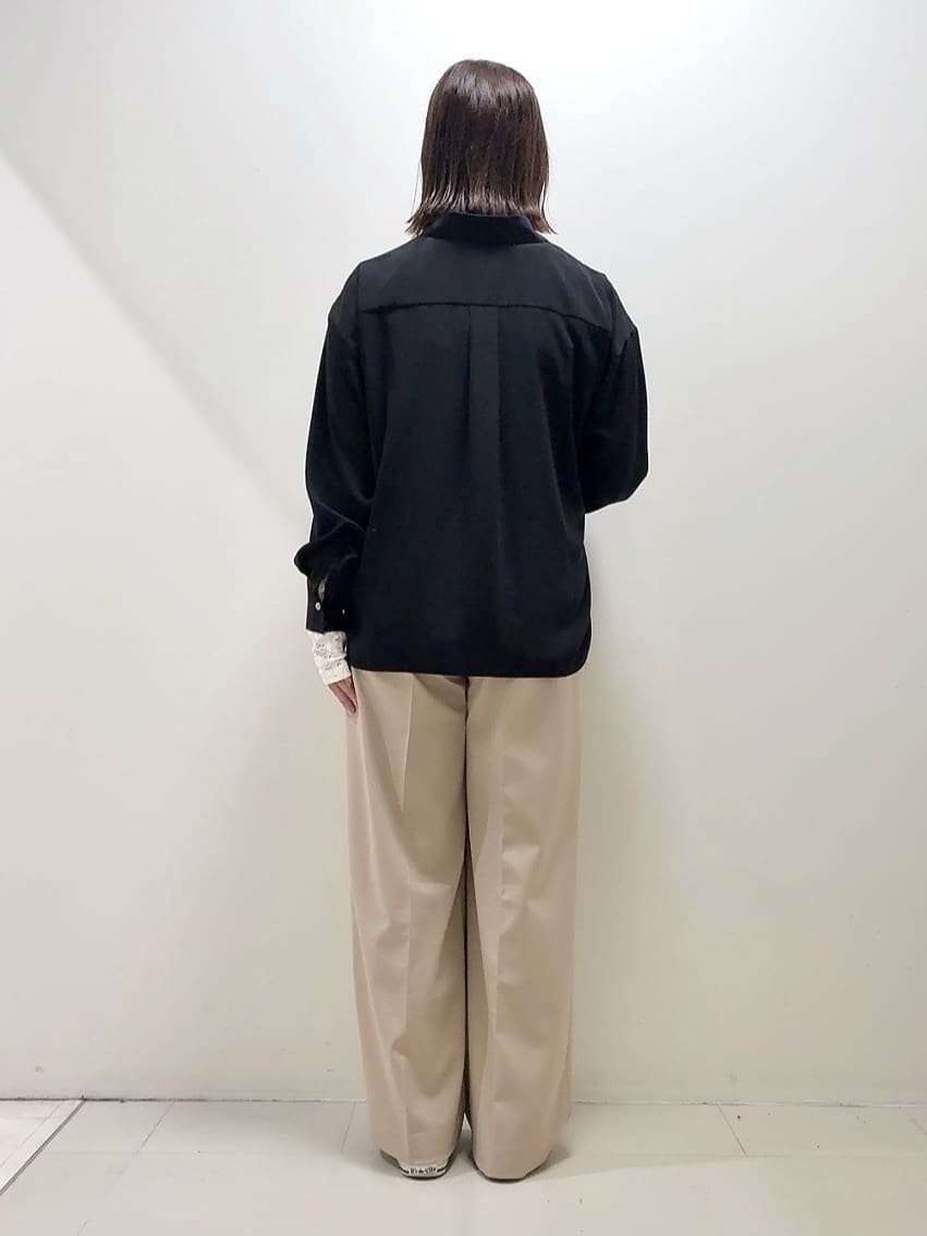 YUIさんの「UNTITLED｜【セットアップ可/スキッパー/ゆったり】リラクパウダーシャツ」を使ったコーディネート