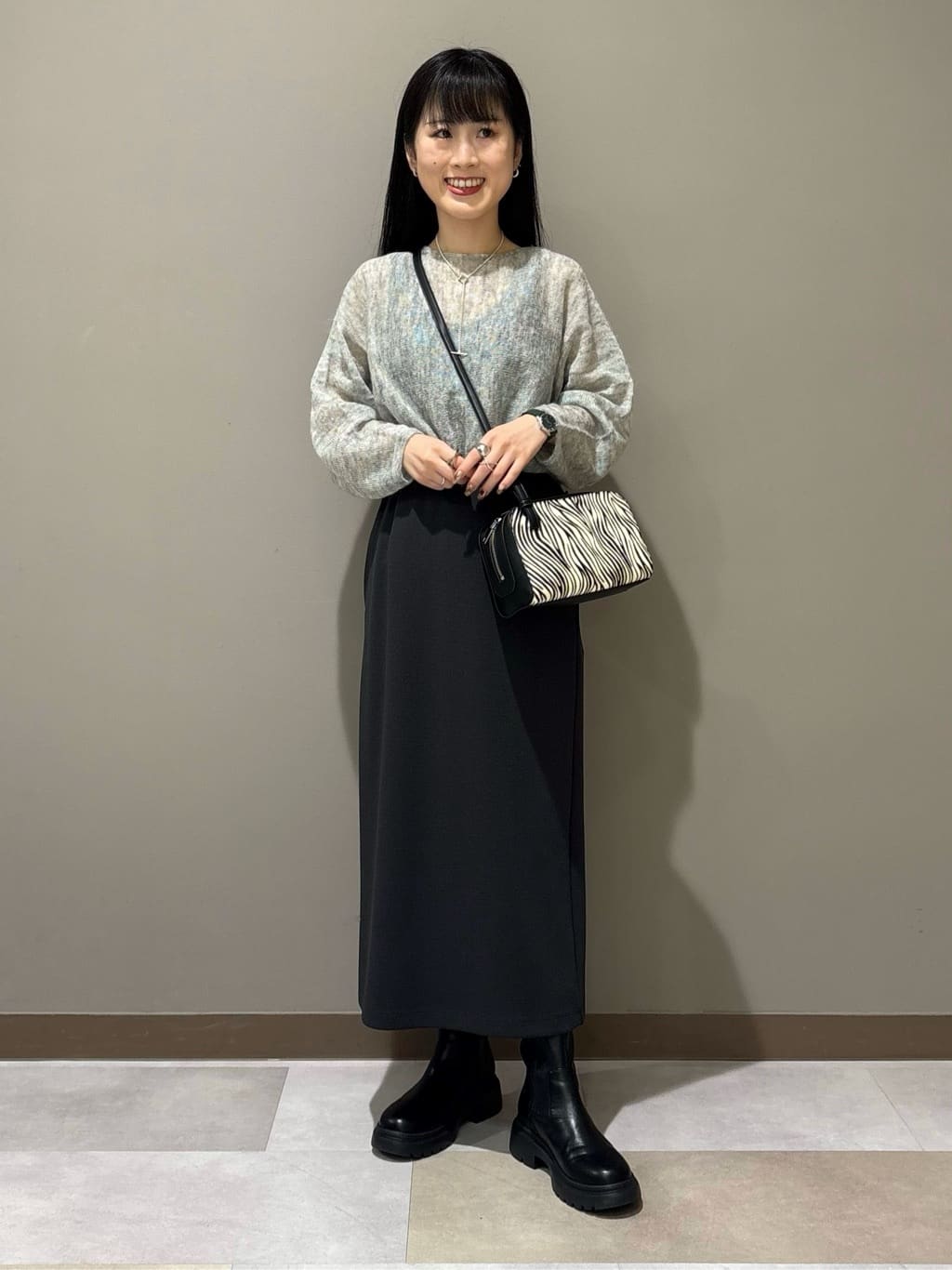 KEIKOさんの「INDIVI｜【キッドモヘヤ素材】ラウンドヘムニット」を使ったコーディネート