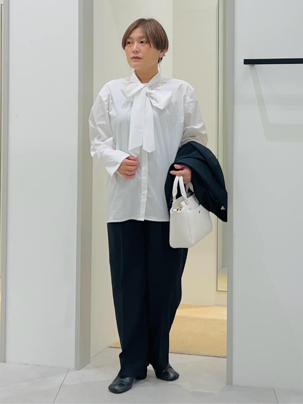 タナさんの「THE SHOP TK｜【今羽織るなら】ダブルブレストジャケット【セットアップ可/洗える】」を使ったコーディネート