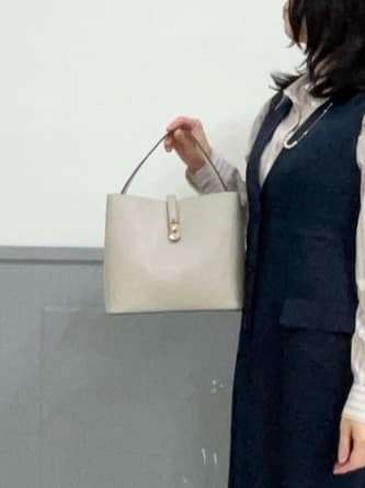 yuuさんの「grove｜高評価！【一枚着／ジレ】着回しできるトレンチライクジャンドレ」を使ったコーディネート