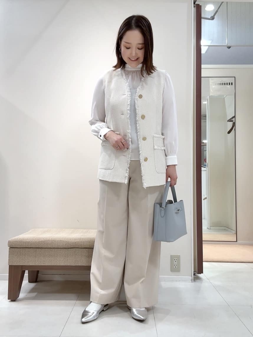 YUIさんの「UNTITLED｜【オンオフ使える】スラブツイード ジレ」を使ったコーディネート