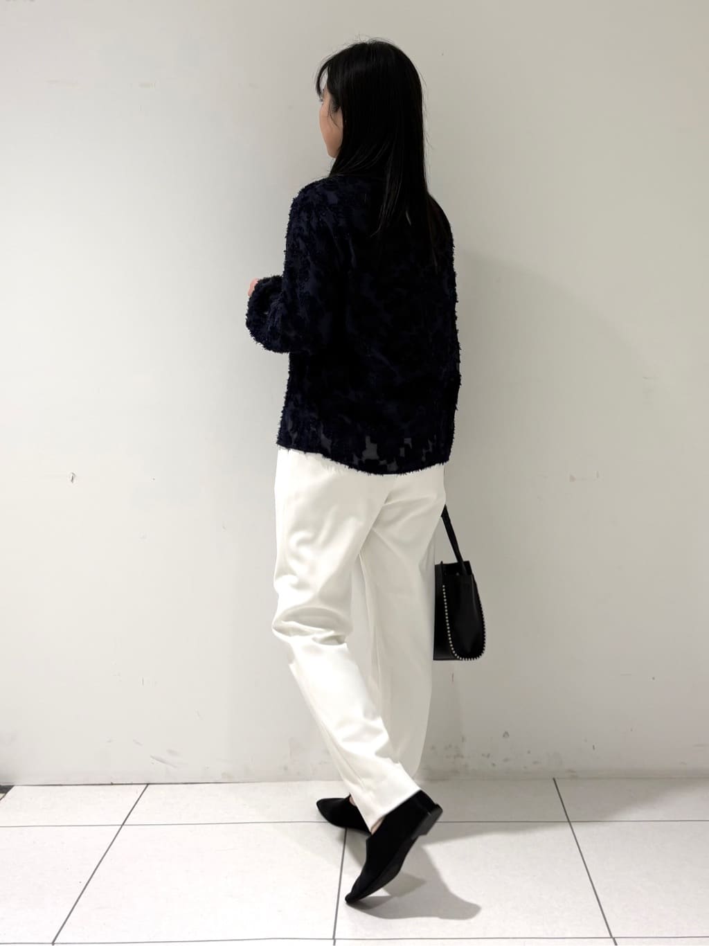 momokoさんの「INDIVI｜【華やか／大人シアー／セレモニー】カットフリンジブラウス」を使ったコーディネート
