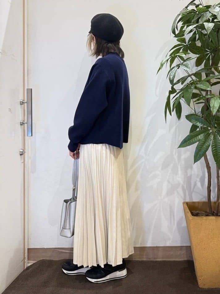 misakiさんの「SHOO･LA･RUE｜【洗濯機可/セットアップ可/インせず着られる】もちもち裾ラウンドニット」を使ったコーディネート