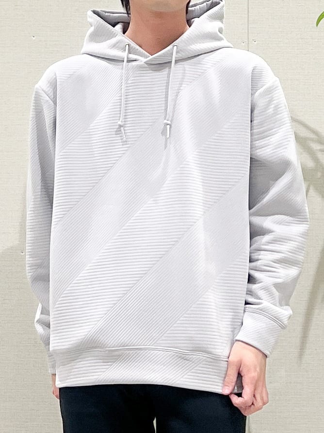 SHI-MAさんの「THE SHOP TK｜【さりげない表情が、品よく映える。】ふくれジャカードパーカ」を使ったコーディネート
