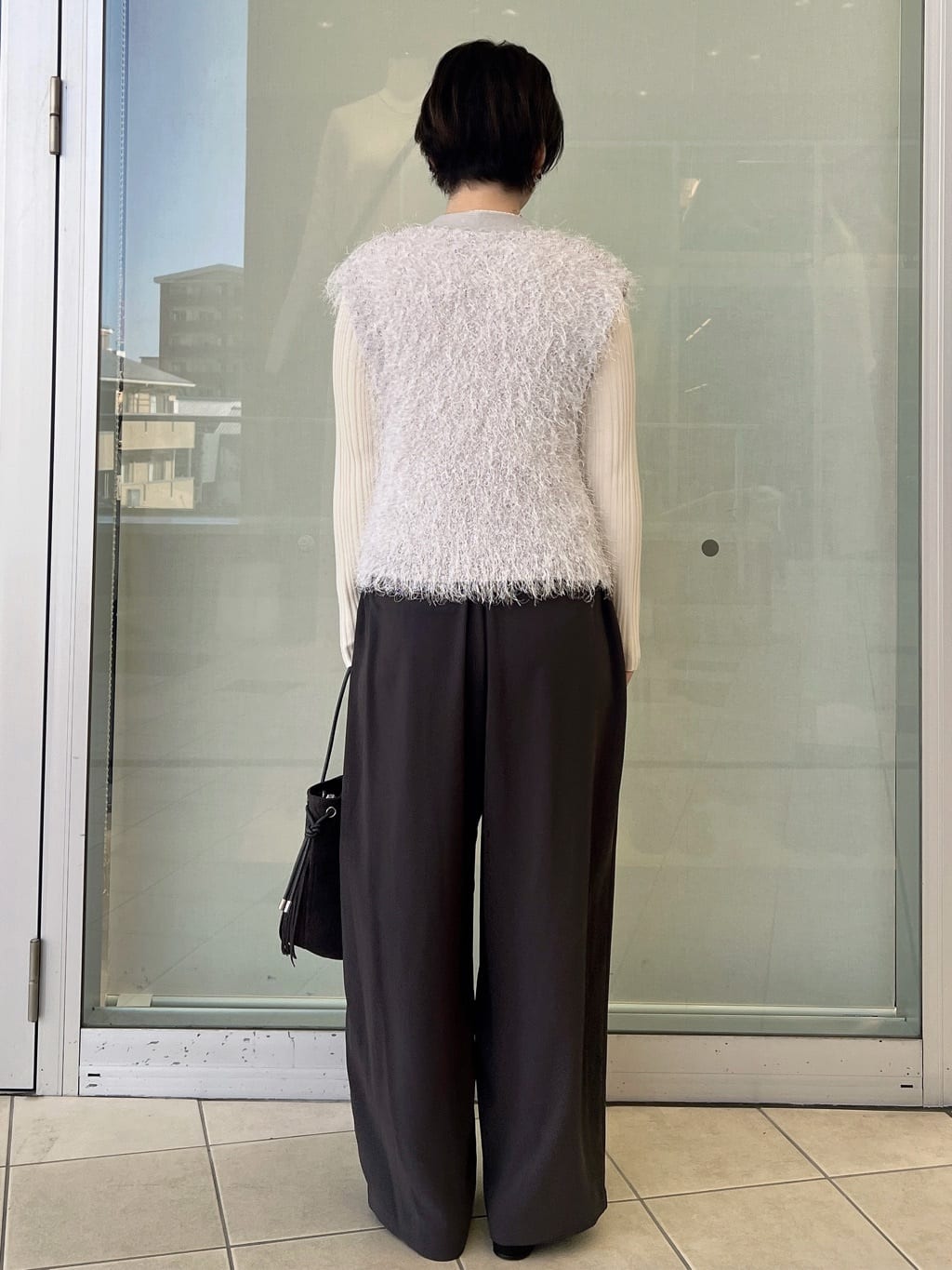yo-koさんの「OPAQUE.CLIP｜フリンジニットベスト【洗濯機OK】」を使ったコーディネート