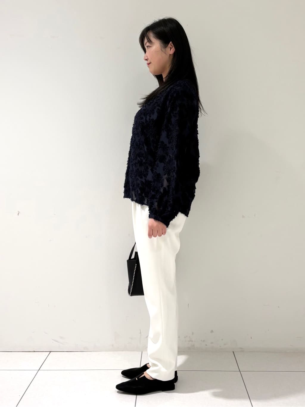 momokoさんの「INDIVI｜【華やか／大人シアー／セレモニー】カットフリンジブラウス」を使ったコーディネート