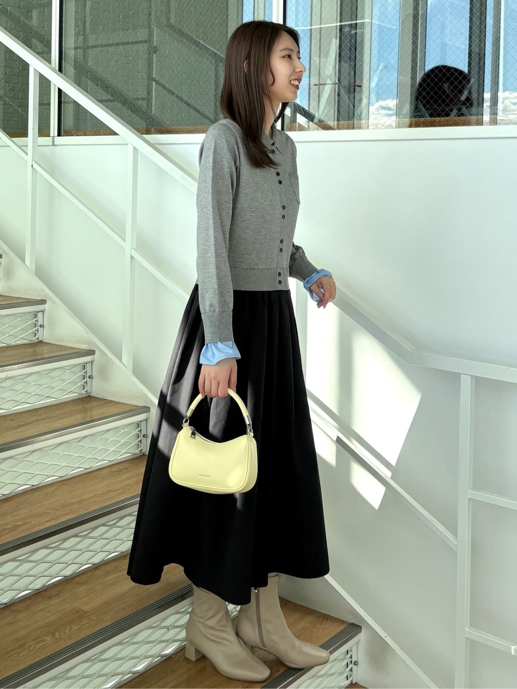 めぐさんの「OPAQUE.CLIP｜ポロ襟ニットドッキングフレアワンピース【洗濯機OK】」を使ったコーディネート