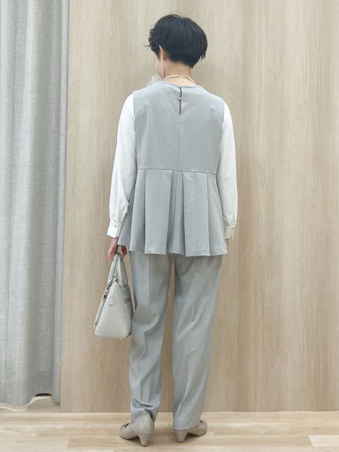Keiさんの「grove｜【マシンウォッシュ/防シワ】袖ドッキングペプラムブラウス【着回しカセット】」を使ったコーディネート