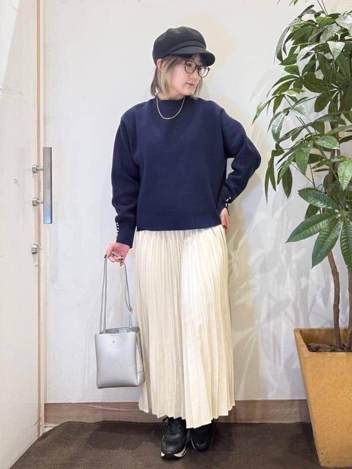 misakiさんの「SHOO･LA･RUE｜【洗濯機可/セットアップ可/インせず着られる】もちもち裾ラウンドニット」を使ったコーディネート