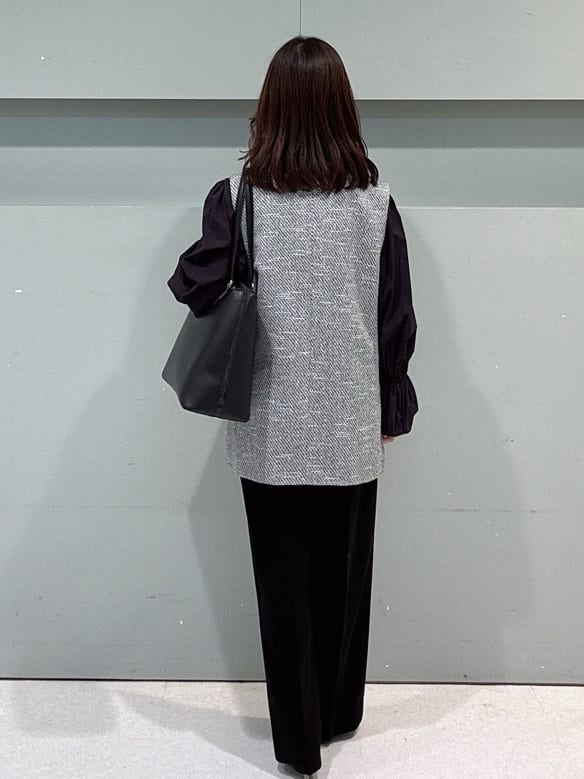 makiさんの「UNTITLED｜【オンオフ使える】スラブツイード ジレ」を使ったコーディネート