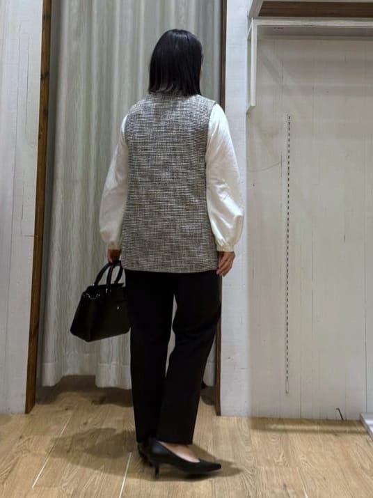 chさんの「THE SHOP TK｜【フォーマルにもカジュアルにも】ツイードジレ」を使ったコーディネート